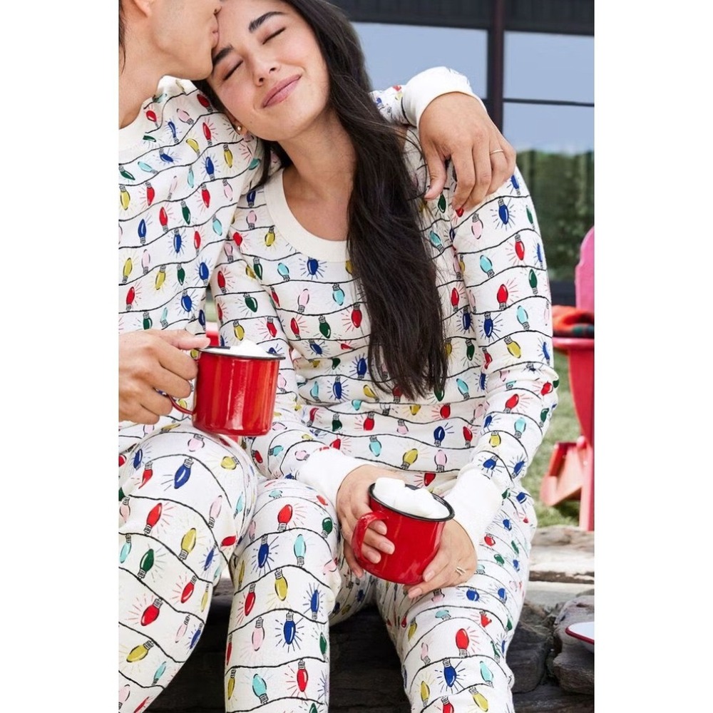 Hanna Andersson Adult Women M Organic Cotton Christmas Light PJ Set Bright Bulbs - Picture 6 of 9